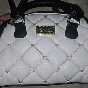 Love Betsey Purse